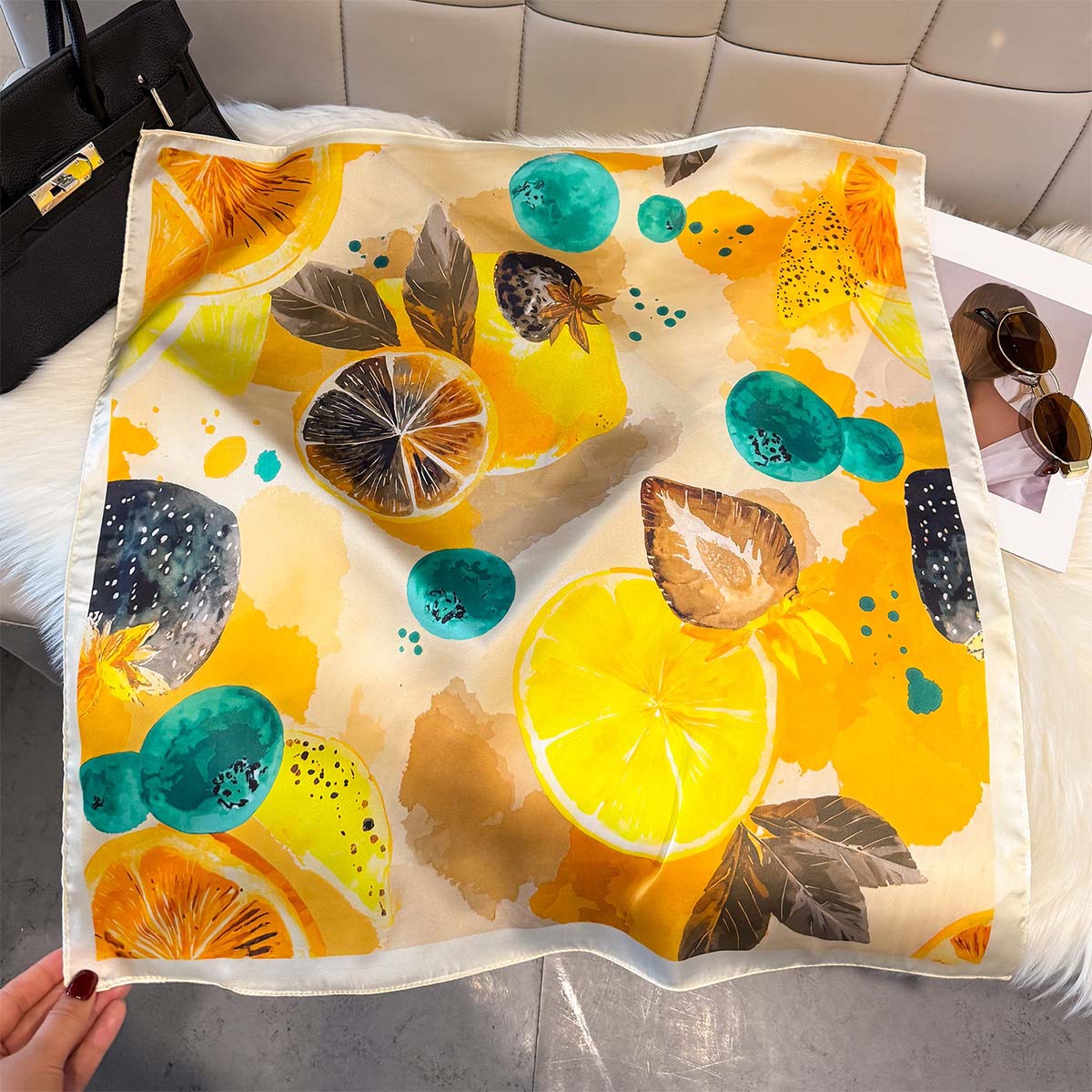Fashion Lemon Fruit Pattern Sq - Ascot Neck Scarf 评论和价格